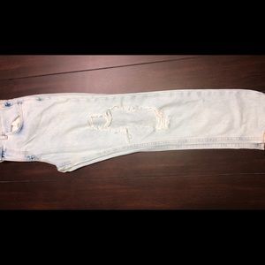 Very destructed jeans